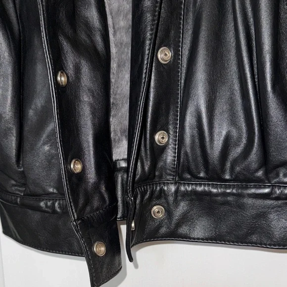 Black Leather Jacket Small size with padding shoulders - Picture 3 of 10